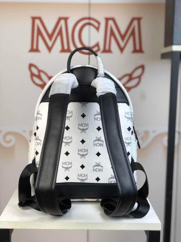 MCM雙肩背包 原單 5816 Victory Patch Stark雙肩背包 標誌性Visetos塗層帆布 貼花裝飾 MCM女背包  mdmc1453